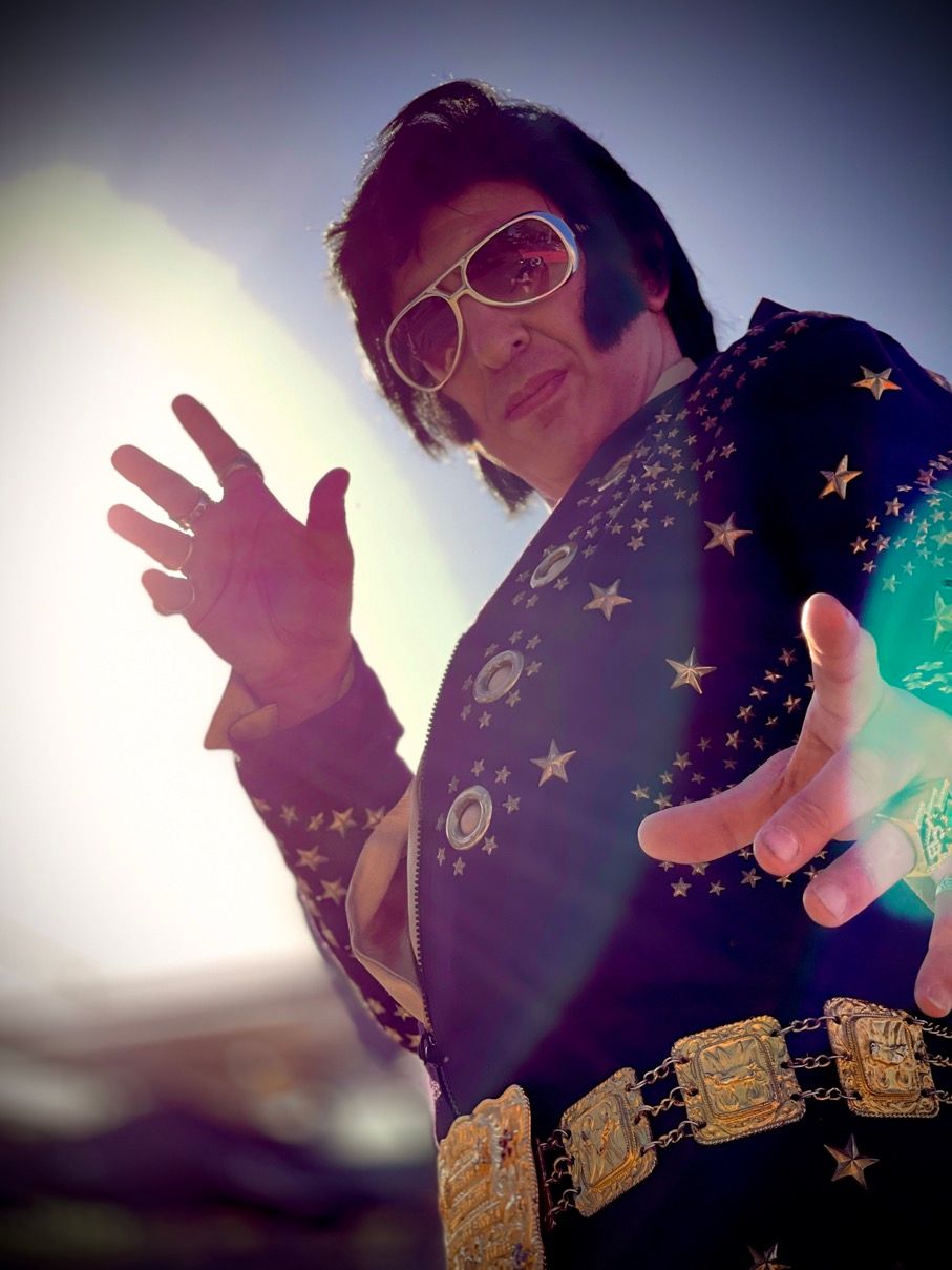 Elvis Tribute Artist & Elvis Impersonator Gympie