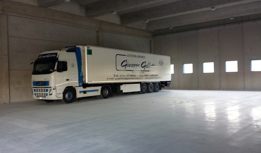 Autotreno parcheggiato