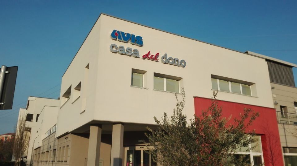 Insegna di struttura per servizi sanitari