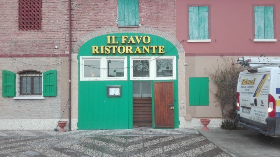 Insegna di un ristorante