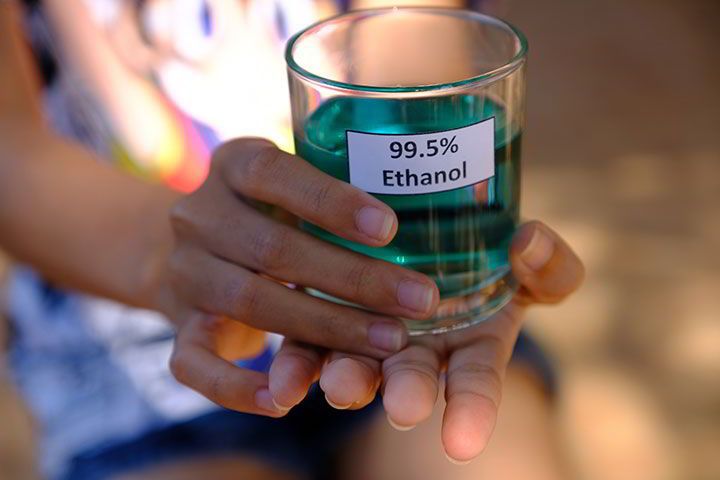 ALCOHOL ETÍLICO