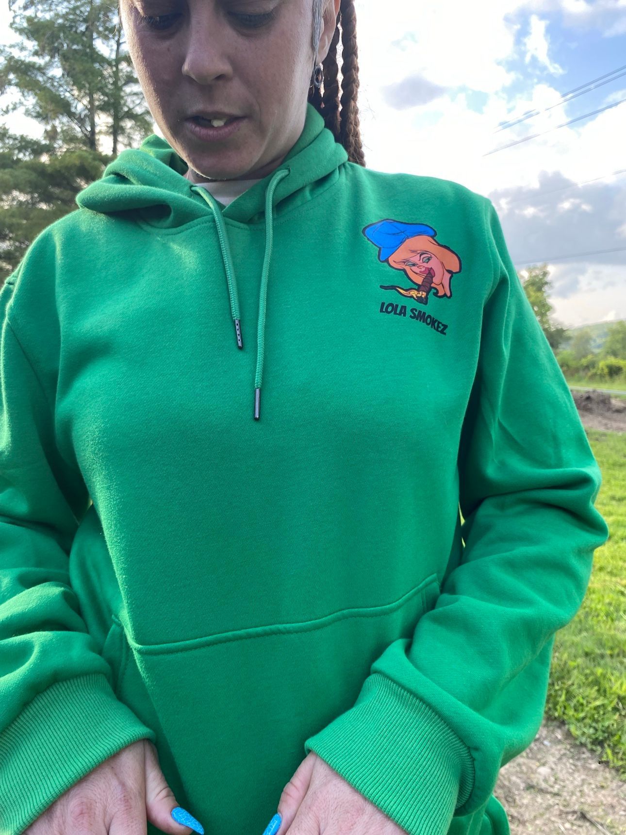 Smokers Empire hoodie — green — Lola Smokez front