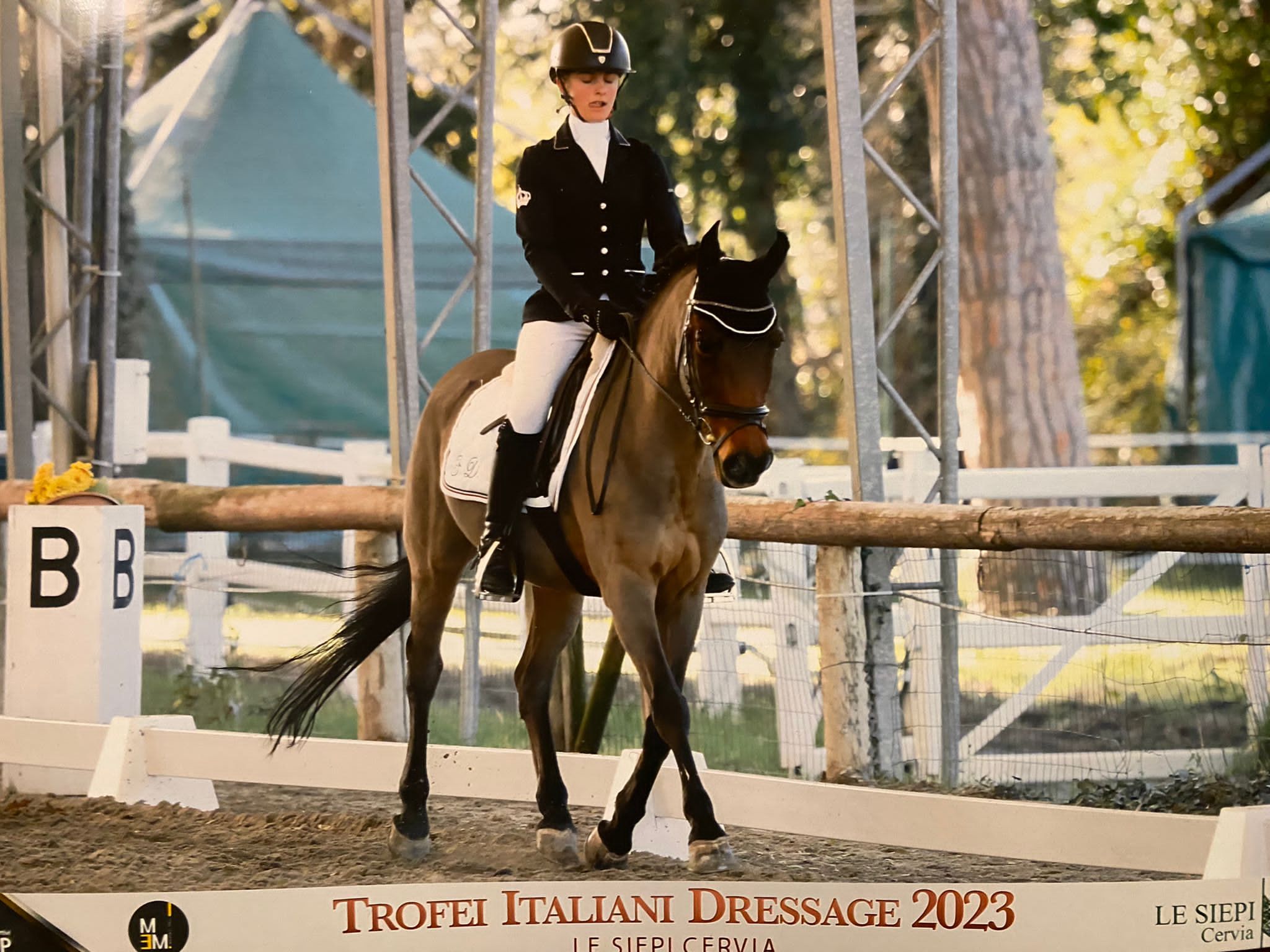 bambina a cavallo