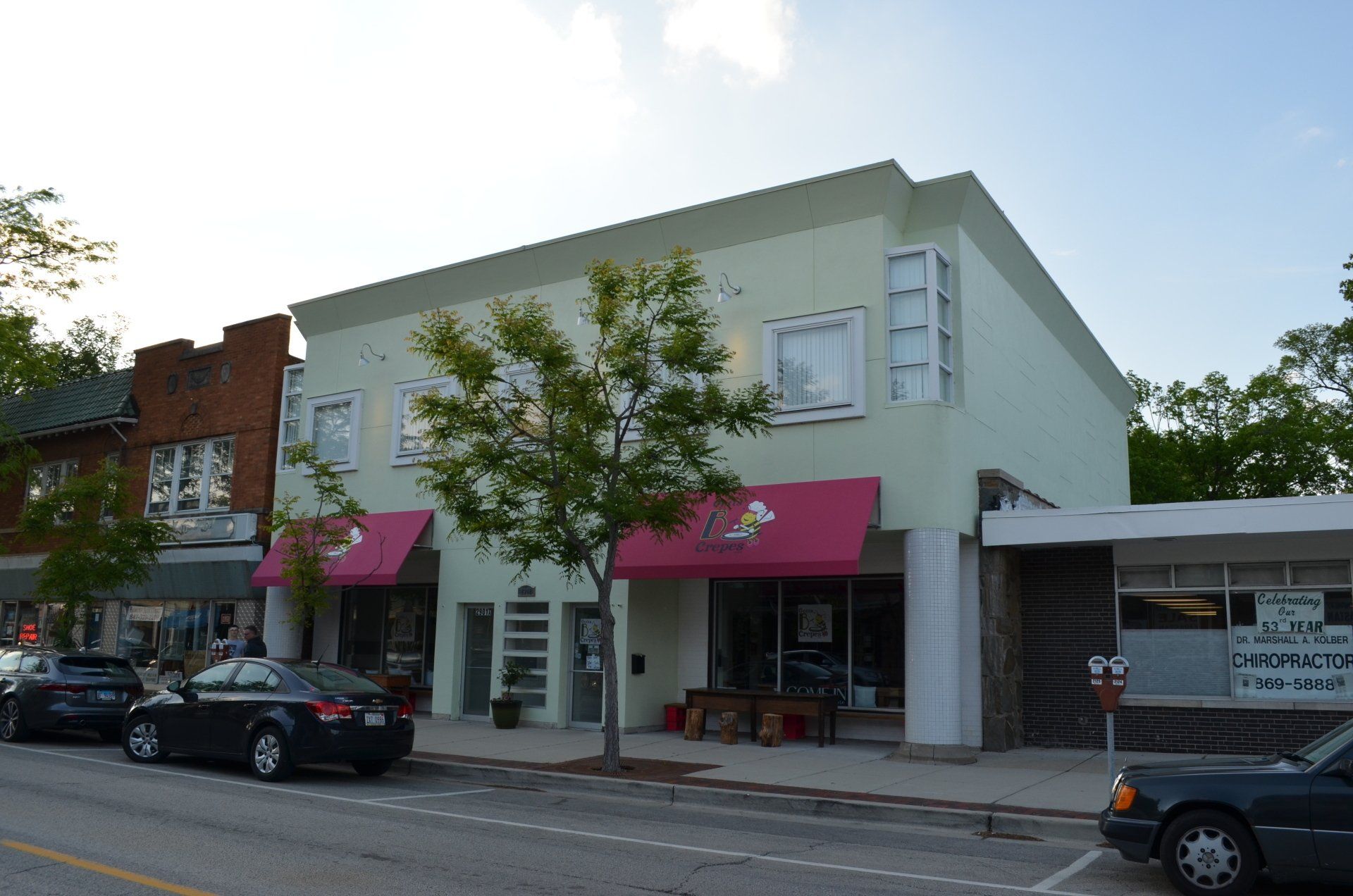 Exterior of 2901 Central