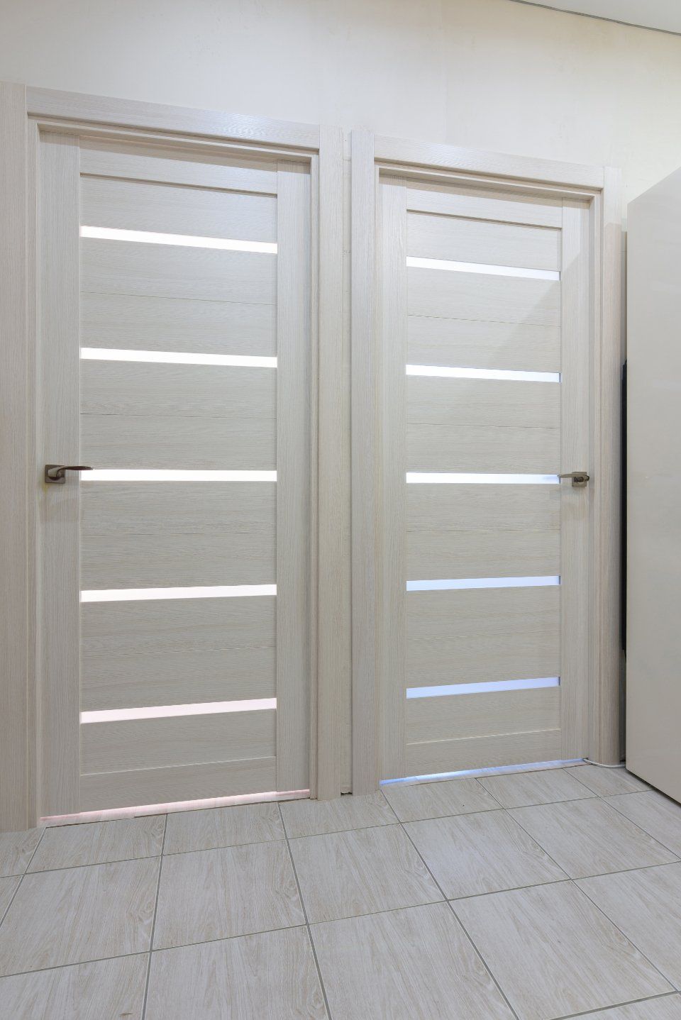 Porta in legno bianco