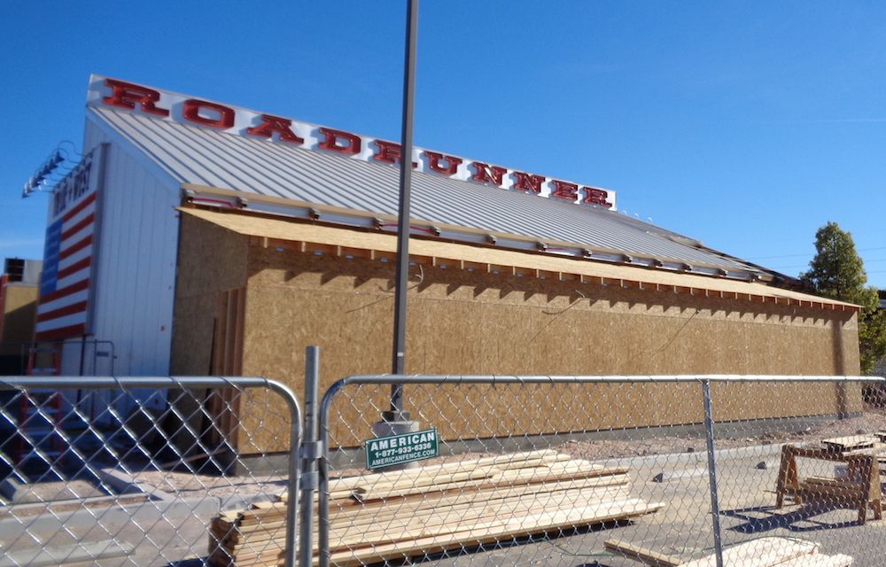A building that has the word roadhouse on it