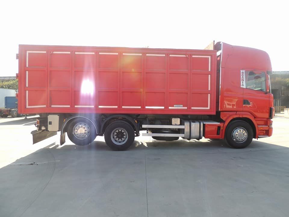 Camion rosso