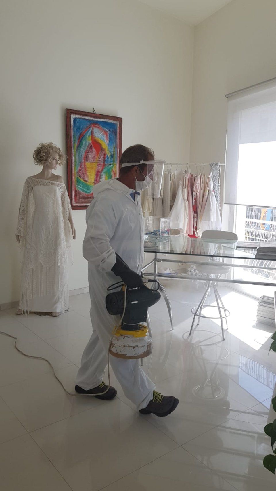 Sanificazione negozio di moda