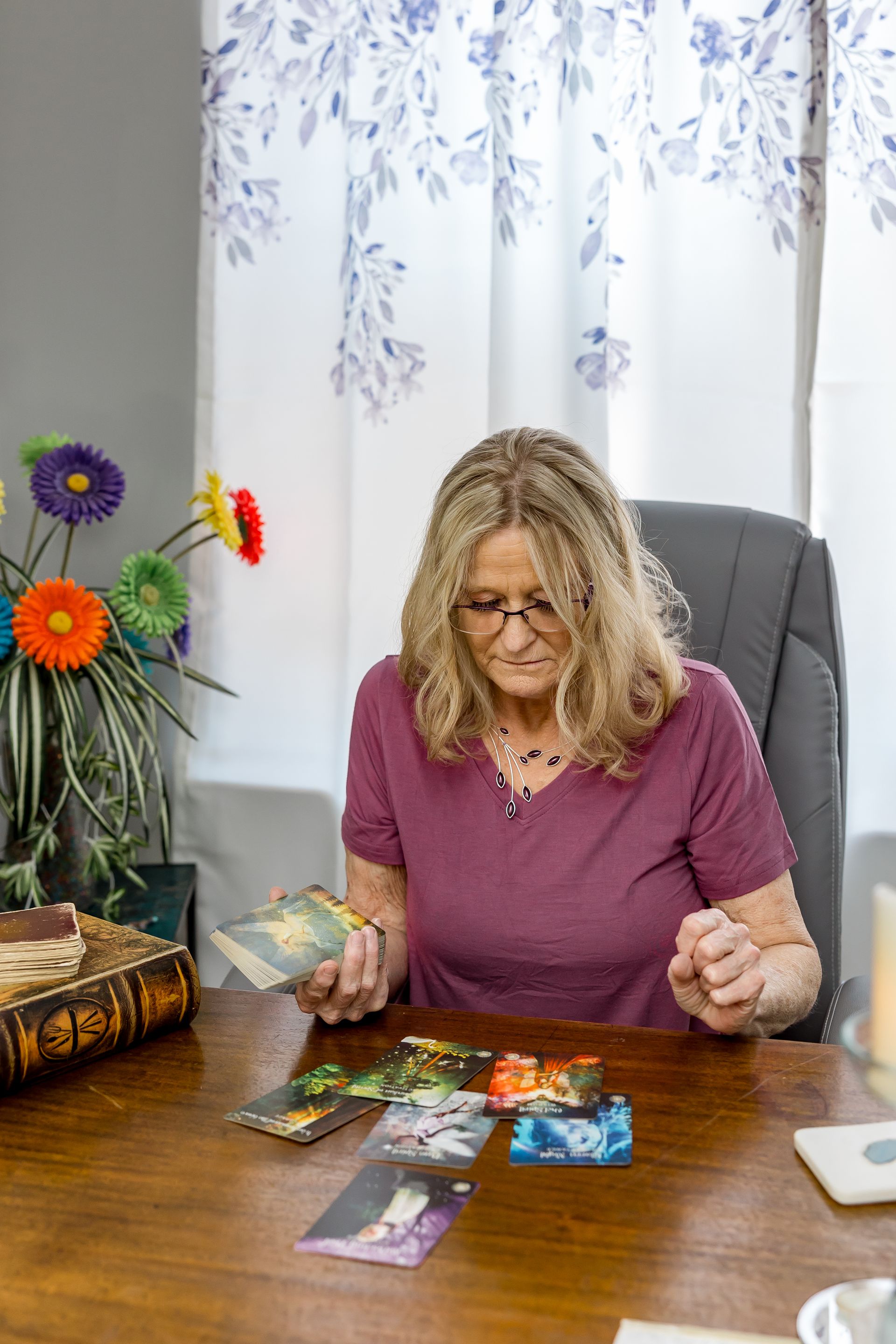 Nancy reads Tarot