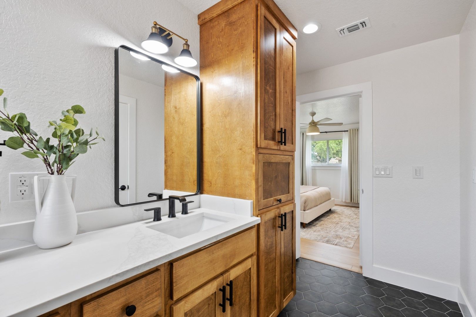 An image of vanities and cabinets installed in Puyallup, WA