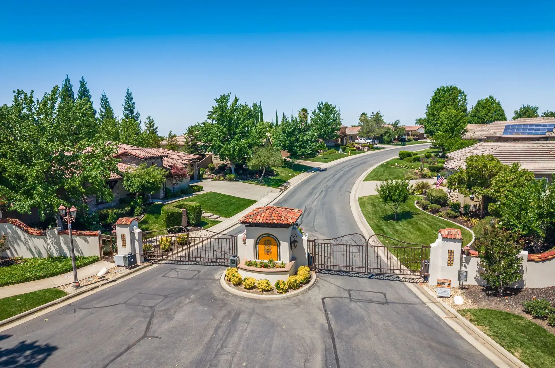 Secure gated entry at the Catta Verdera neighborhood entrance, a premier golf course community for home buyers in Lincoln, CA.