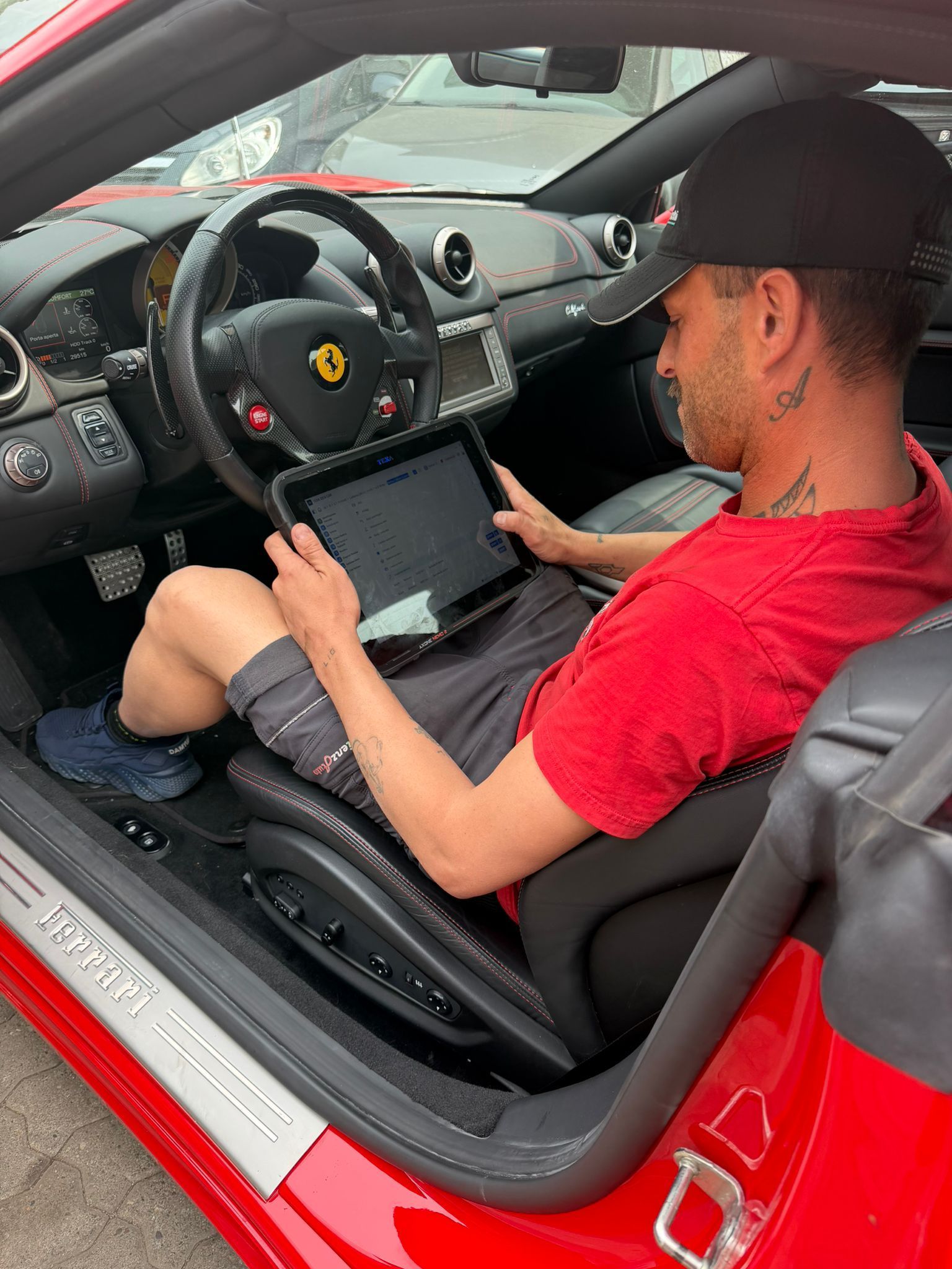 meccanico su motore