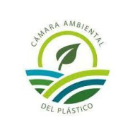 Un logotipo para camara ambiental del plastico con una hoja en el medio.