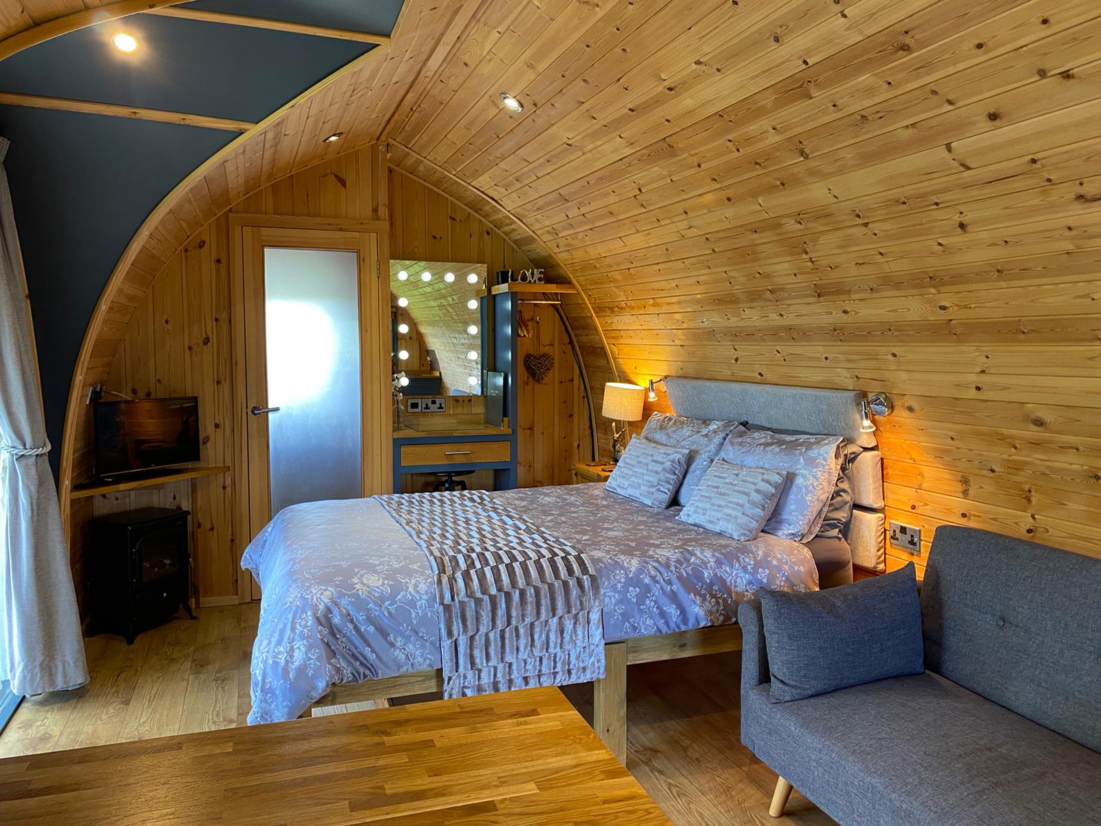Kingfisher Luxury Camping POD with Hot Tub | Bristol, Bath & Cotswolds