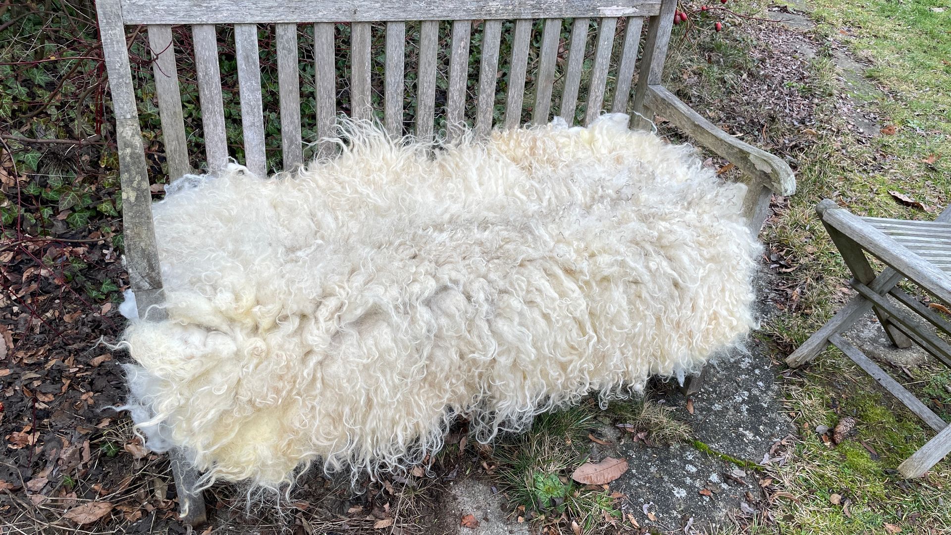 Fell für Sofa oder Gartenbank