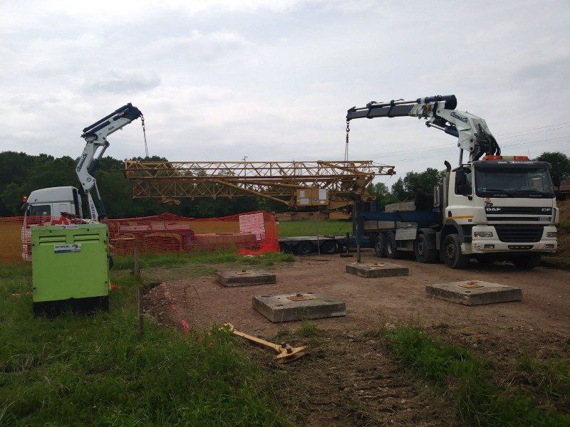 Camion con gru per cantiere edile
