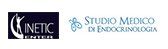 Logo di Kinetic accanto al logo di Studio Medico di Endocrinologia su sfondo bianco