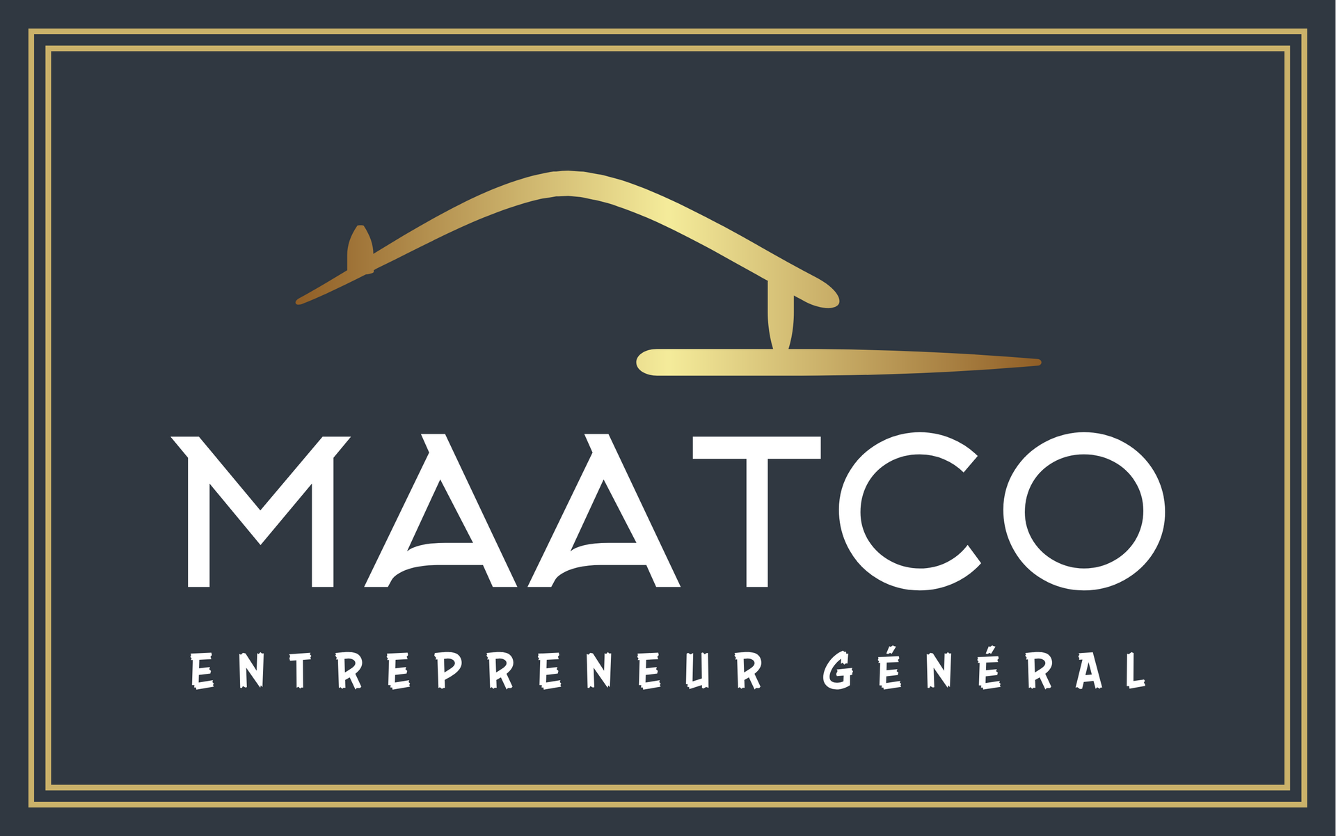 Le logo de MAATCO Entrepreneur Général, représentant une icône de toit doré au-dessus d'un texte blanc sur fond bleu foncé.