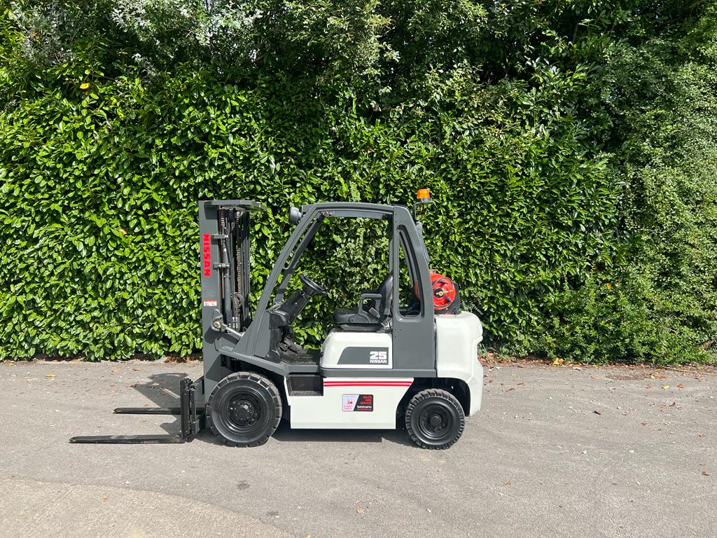 Commercial truck hire services across Bradford