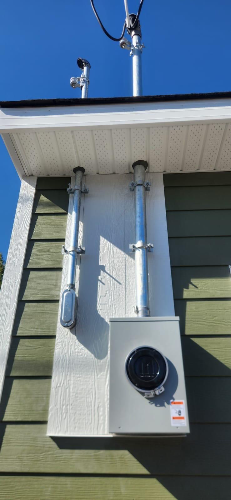 200 amp meter base and overhead electrical service upgrade in Edmonton