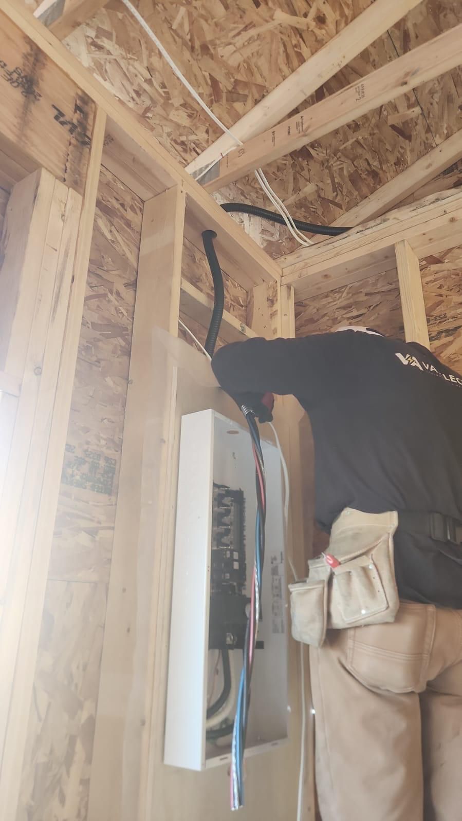 200 amp electrical panel installation and wiring in Edmonton