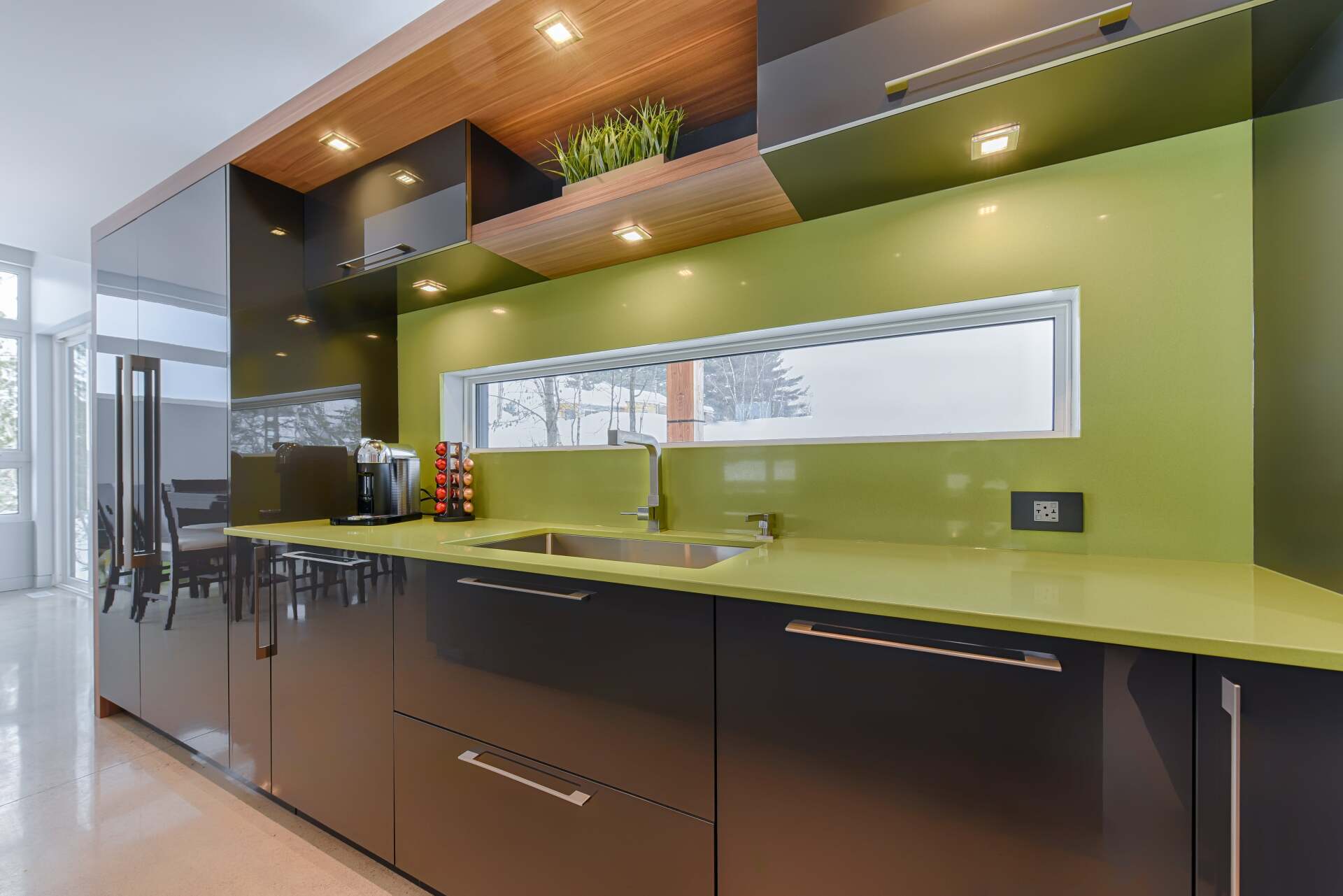 Gloss sealed countertop in Rancho Cucamonga kitchen