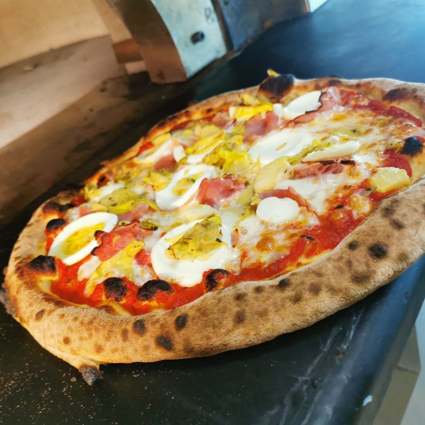 locale per lauree