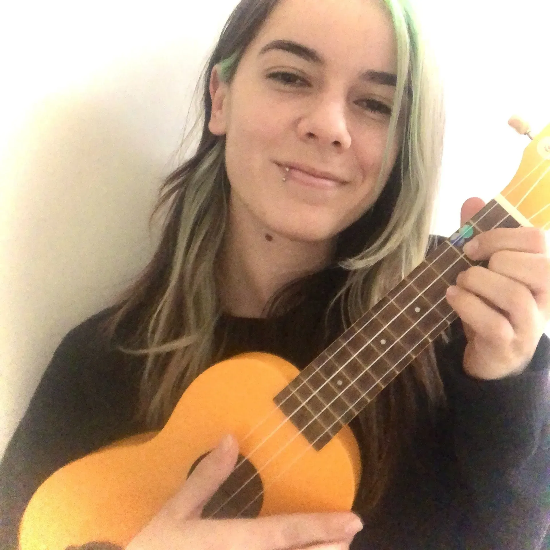 Tessa McDermott, music therapist at helpz