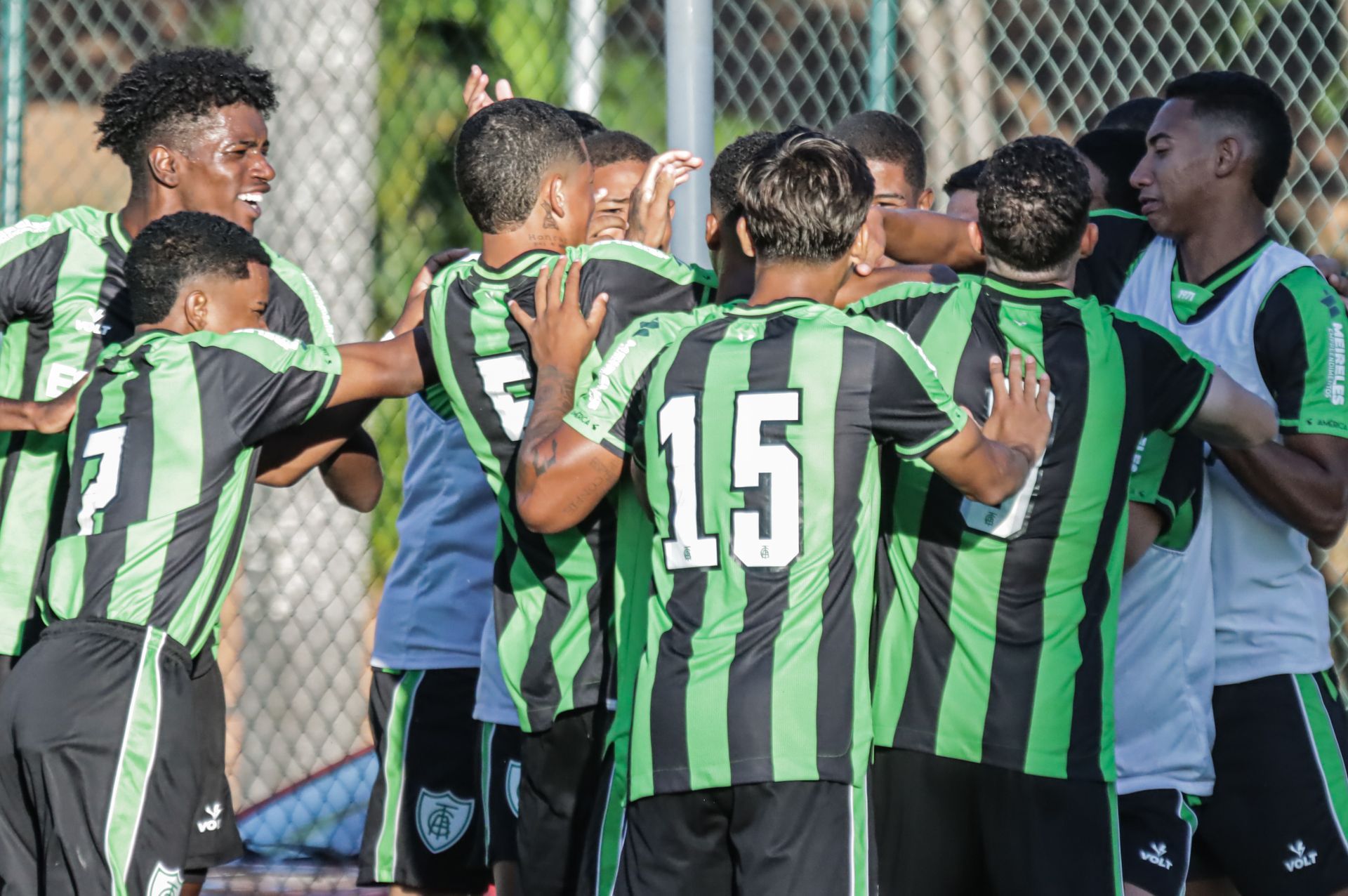 Com p&ecirc;nalti defendido nos acr&eacute;scimos, Coelh&atilde;ozinho vence mais uma pelo Mineiro Sub-20