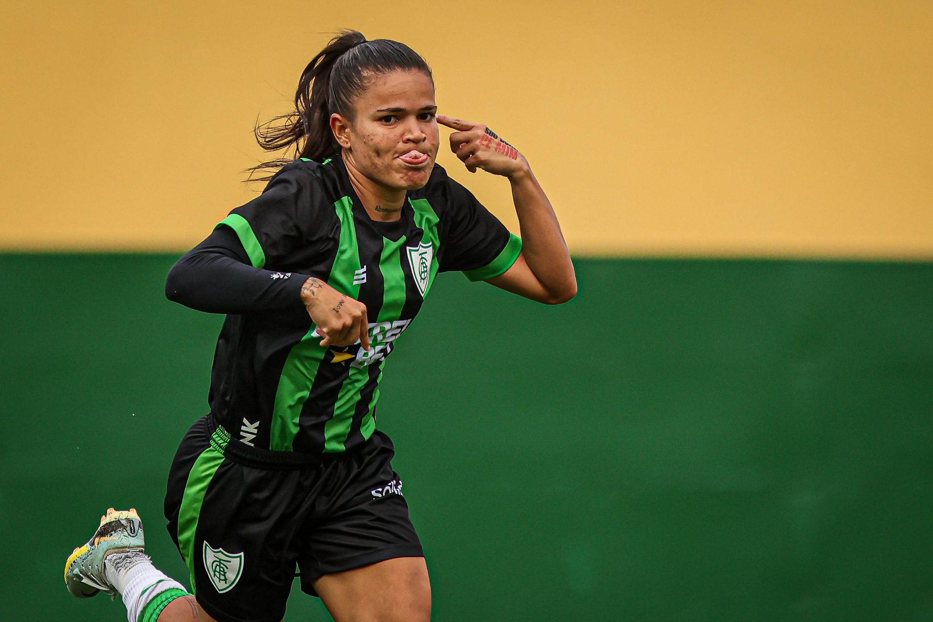 Spartanas goleam Atl&eacute;tico e vencem por 6 a 0 no Brasileir&atilde;o A-1