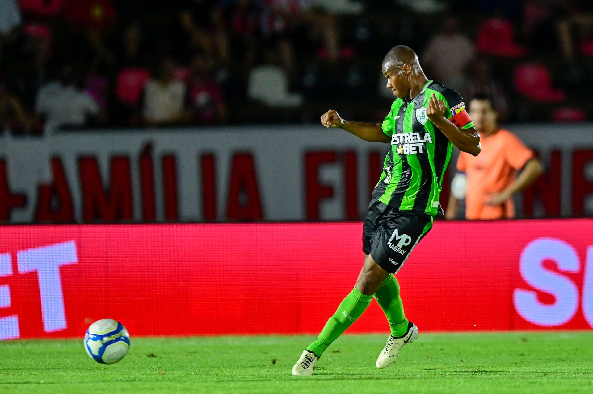 Atleta com mais jogos na história do América, Juninho será homenageado antes do jogo contra o Grêmio Novorizontino