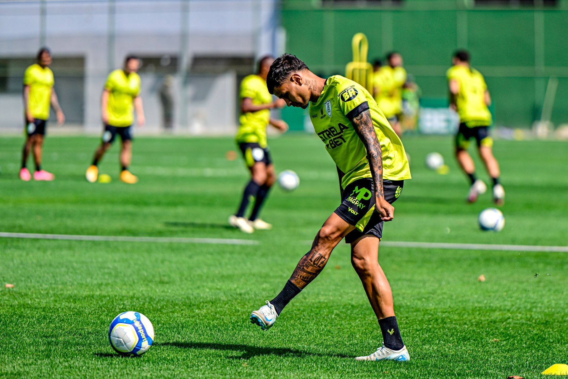 América faz último treino de olho no Paysandu