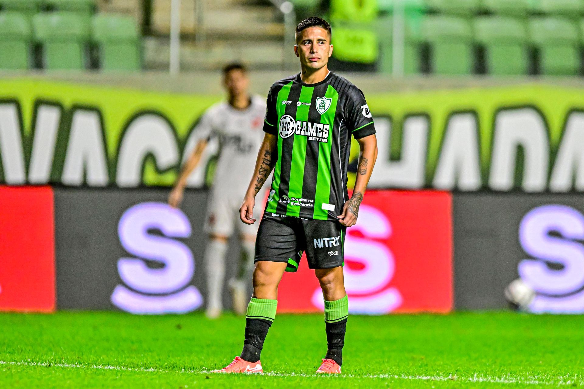 Titi Ort&iacute;z; com argentino, Coelho ganha nova op&ccedil;&atilde;o na arma&ccedil;&atilde;o e na bola parada