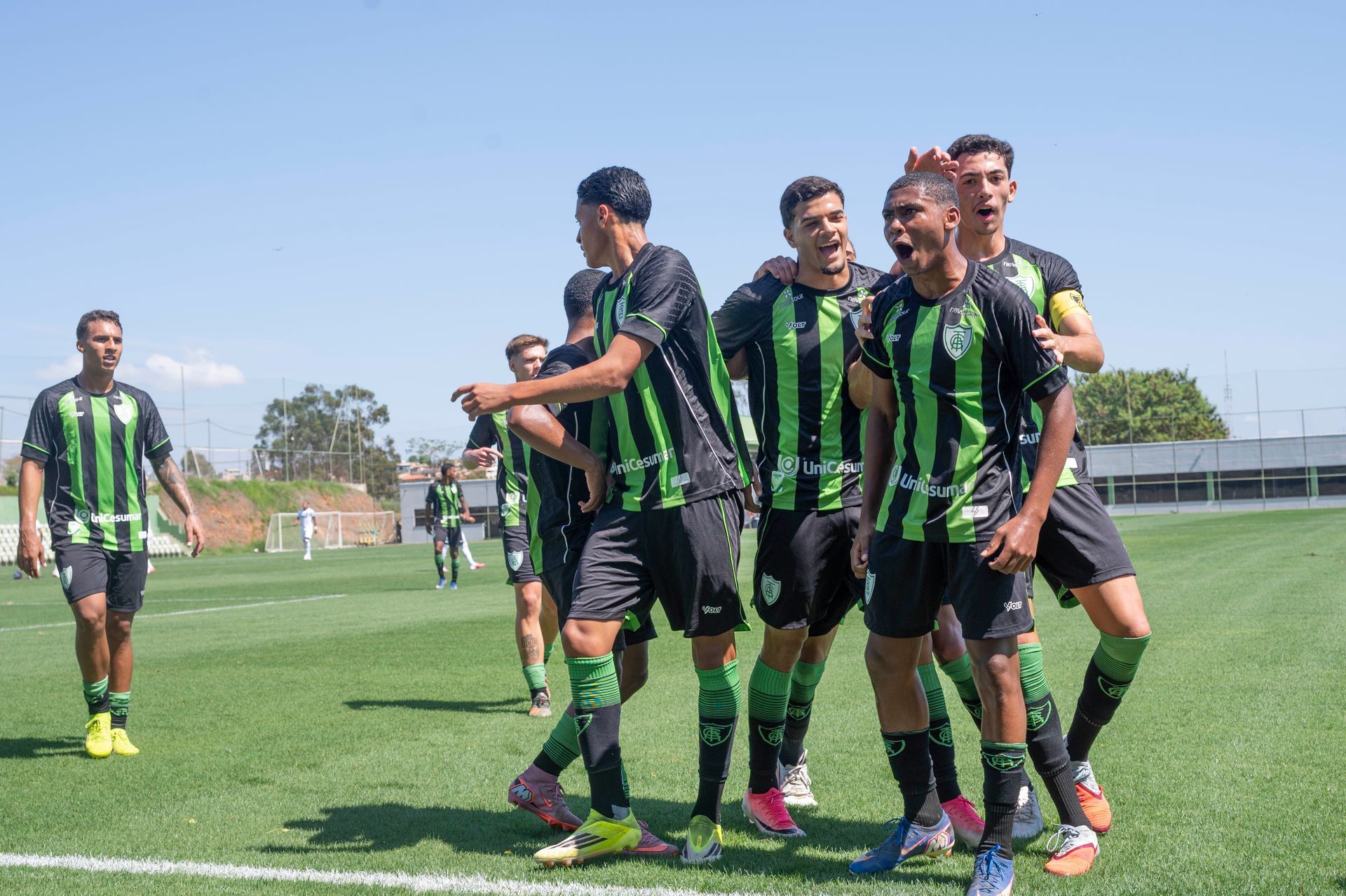 DNA Formador vence clássico em casa e segue na briga por vaga na semifinal do Estadual