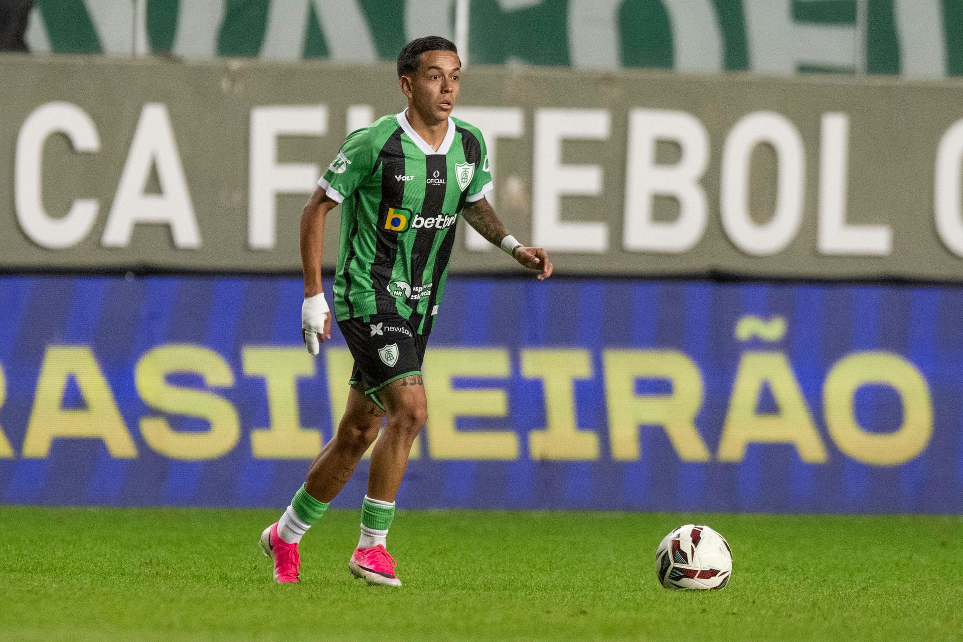 Com gol de Segovinha, América empata com Londrina por 1 a 1