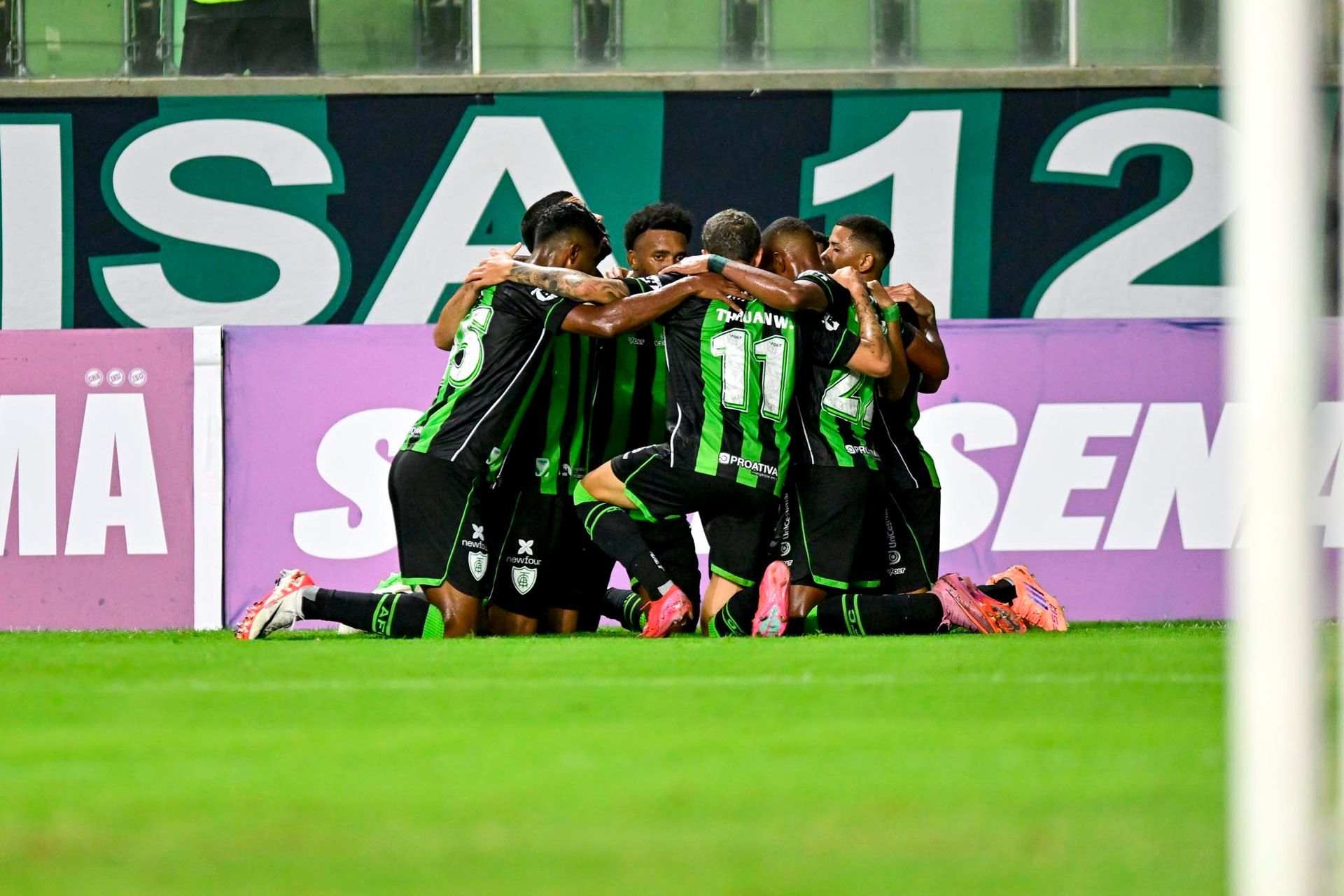 América vence a URT pelo Mineiro e se mantém invicto na competição