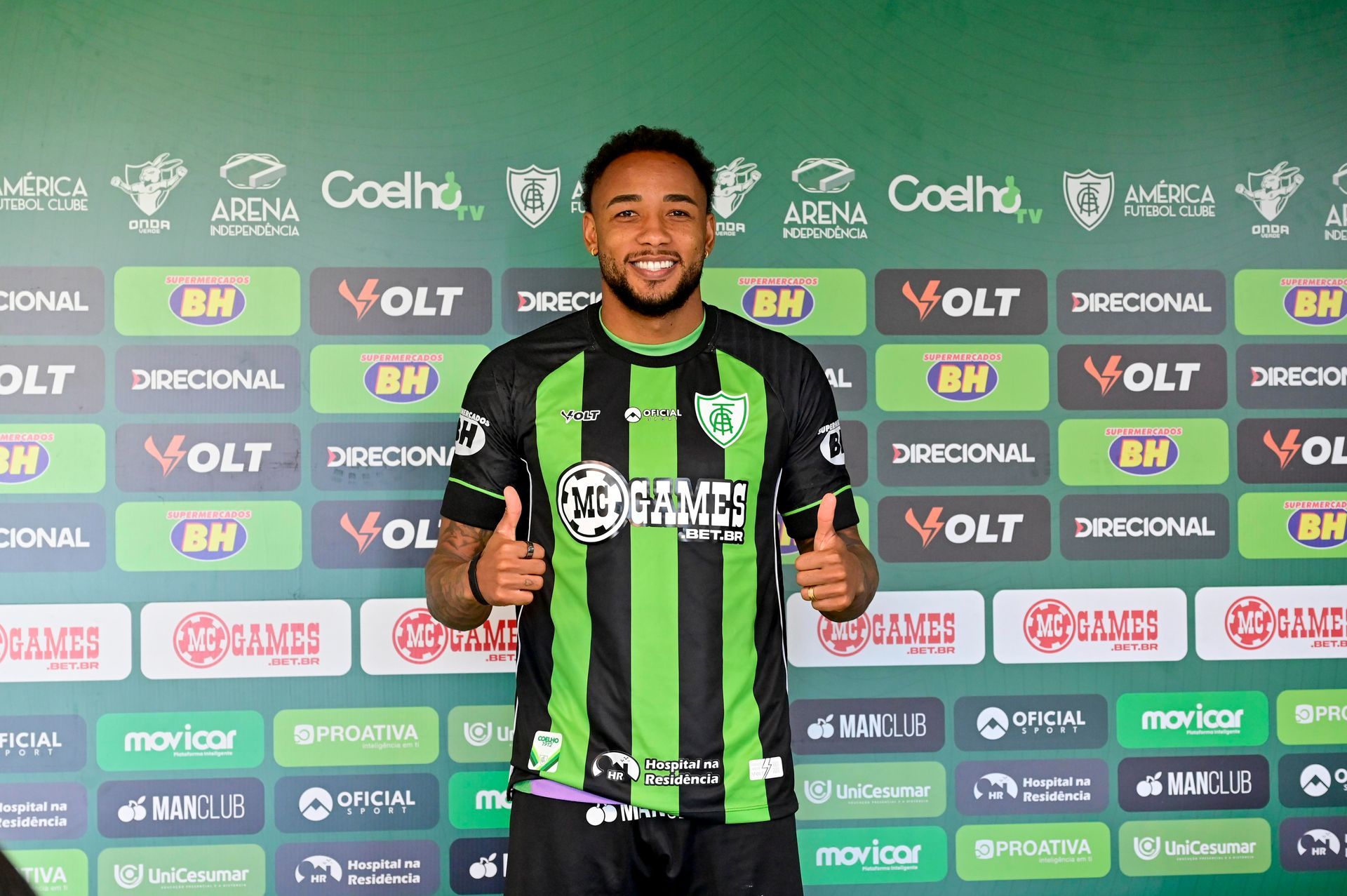 Motivado com desafio, Rafa Silva mira sequ&ecirc;ncia com camisa do Am&eacute;rica