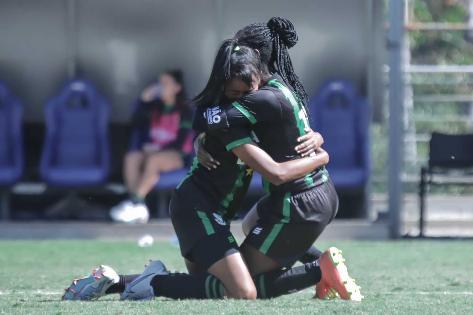 Com gol nos minutos finais, Spartanas vencem o Fortaleza e abrem vantagem na luta pelo acesso