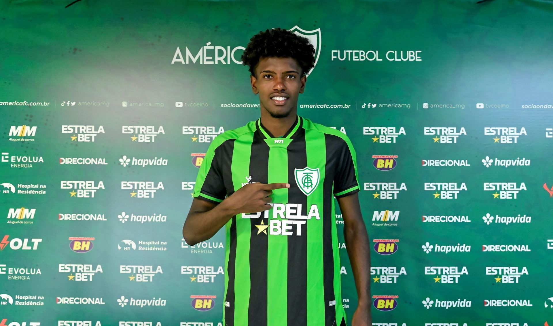 Campeão da Copinha, Yago Santos é o novo reforço do Coelhãozinho Sub-20