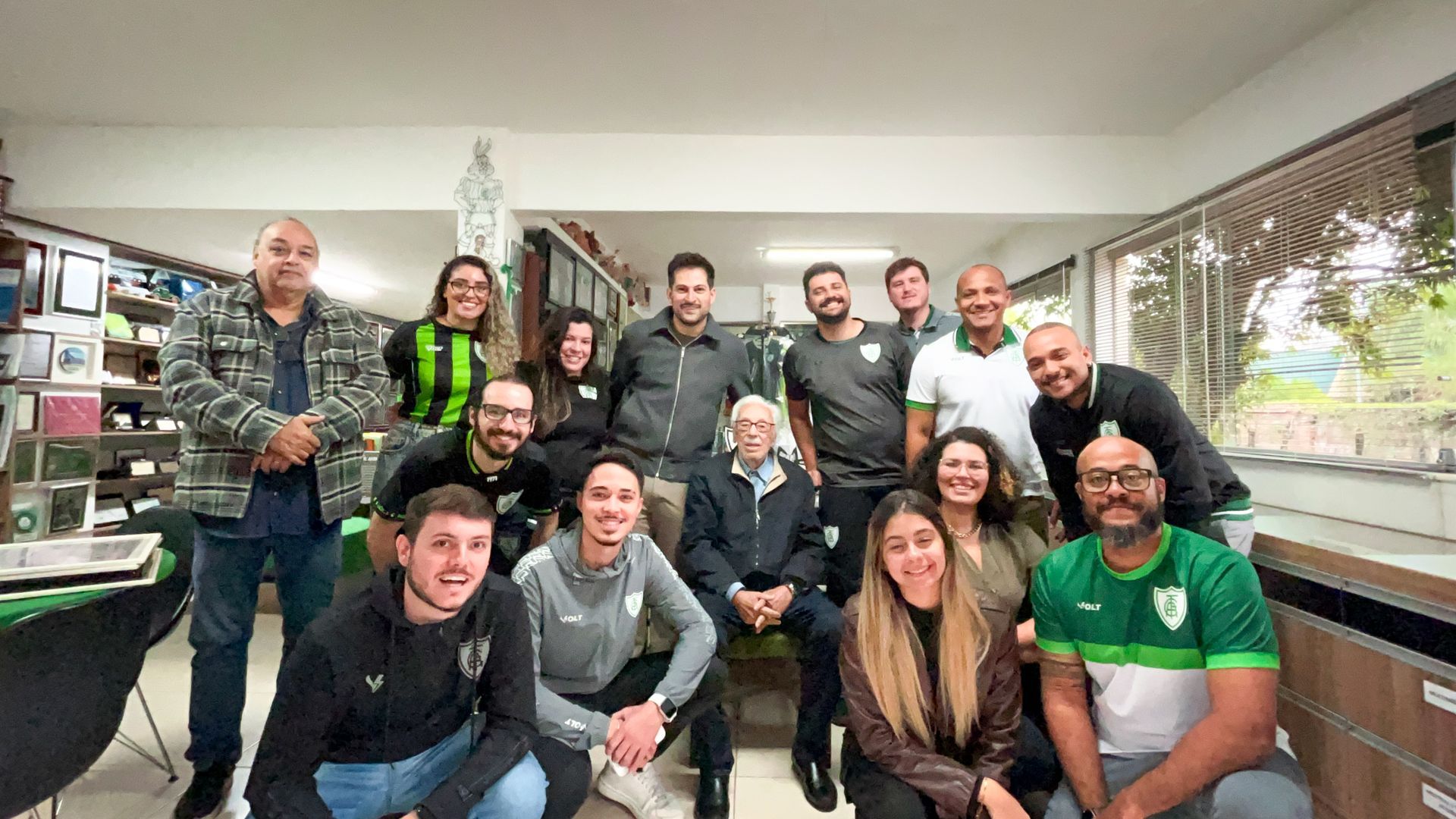 Dono de acervo hist&oacute;rico de itens do Am&eacute;rica, ex-presidente abre as portas de sua casa e exp&otilde;e rel&iacute;quias