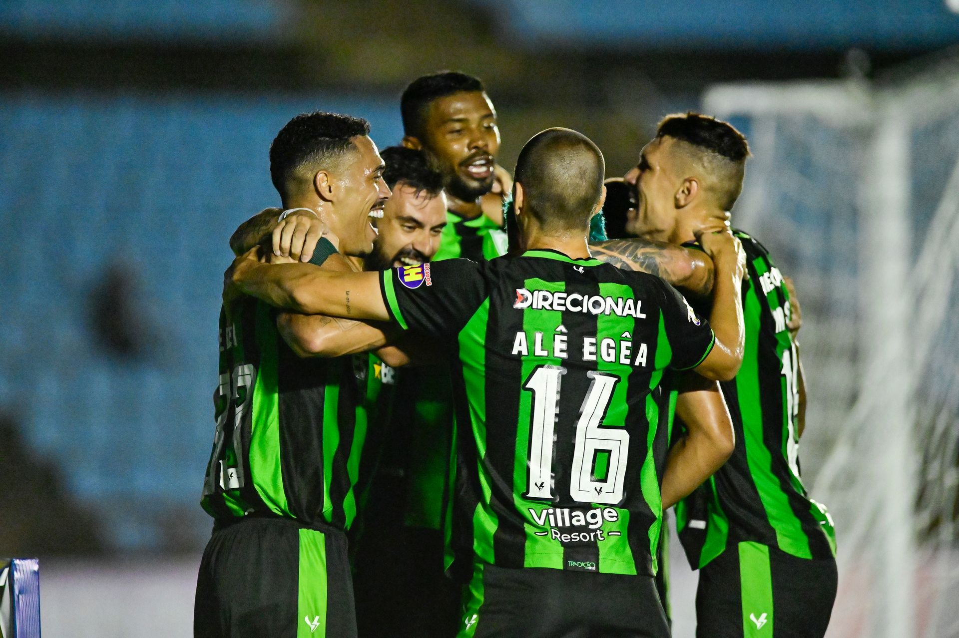 AM&Eacute;RICA GOLEIA IPATINGA PELO MINEIRO