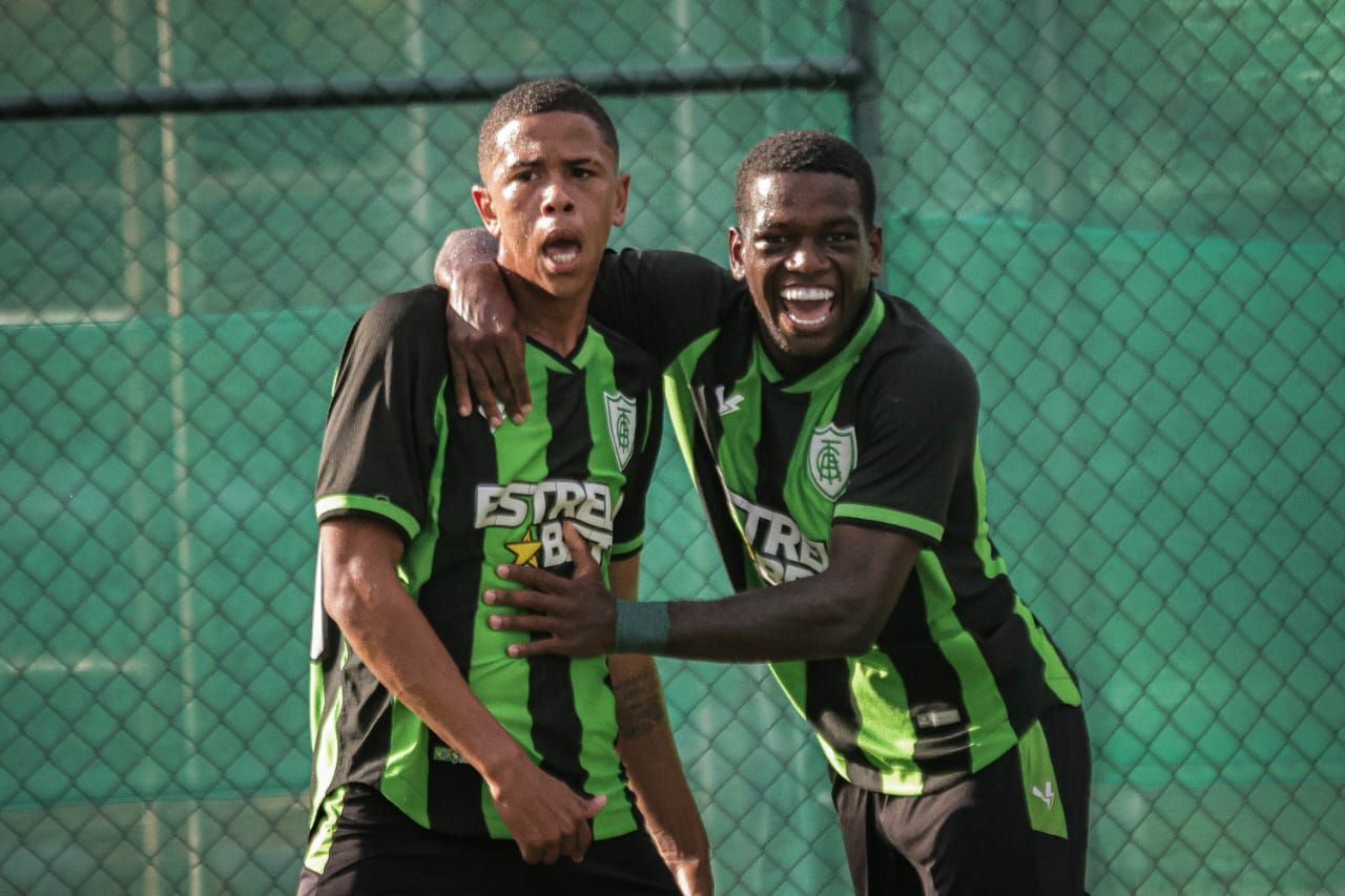 COELH&Atilde;OZINHO SUB-20 VENCE FLUMINENSE PELO BRASILEIRO DA CATEGORIA