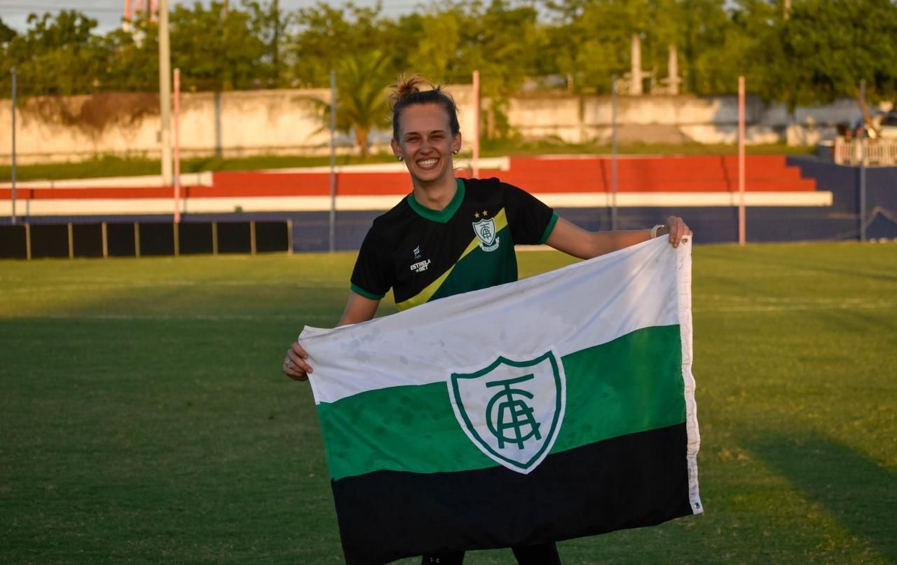 Luiza Parreiras deixa o futebol feminino do América
