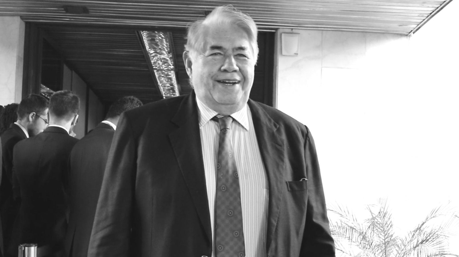 AM&Eacute;RICA DE LUTO PELA MORTE DE NEWTON CARDOSO