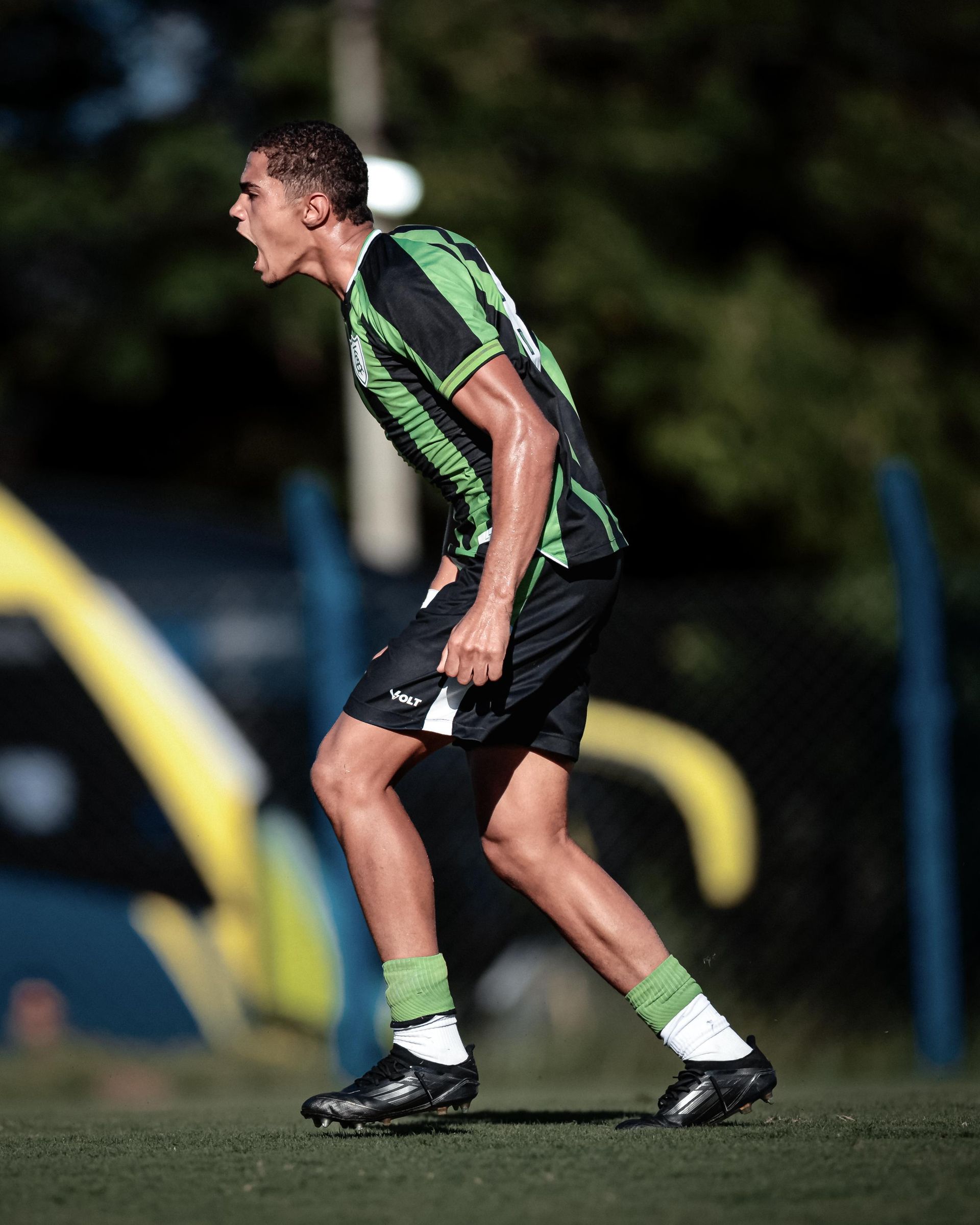 Meninos do Deca Sub-20  vencem Gr&ecirc;mio pelo Brasileiro