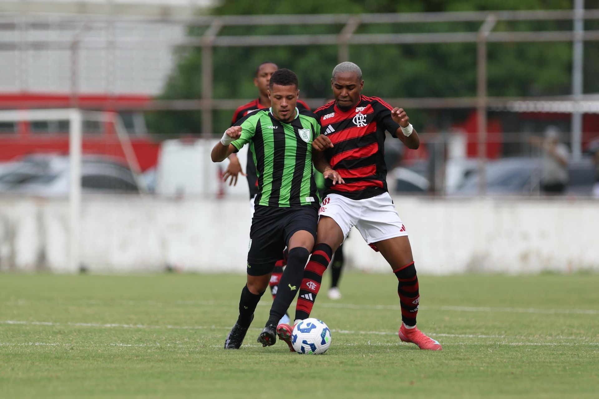 Meninos do Deca Sub-20 empatam com Flamengo pelo Brasileiro
