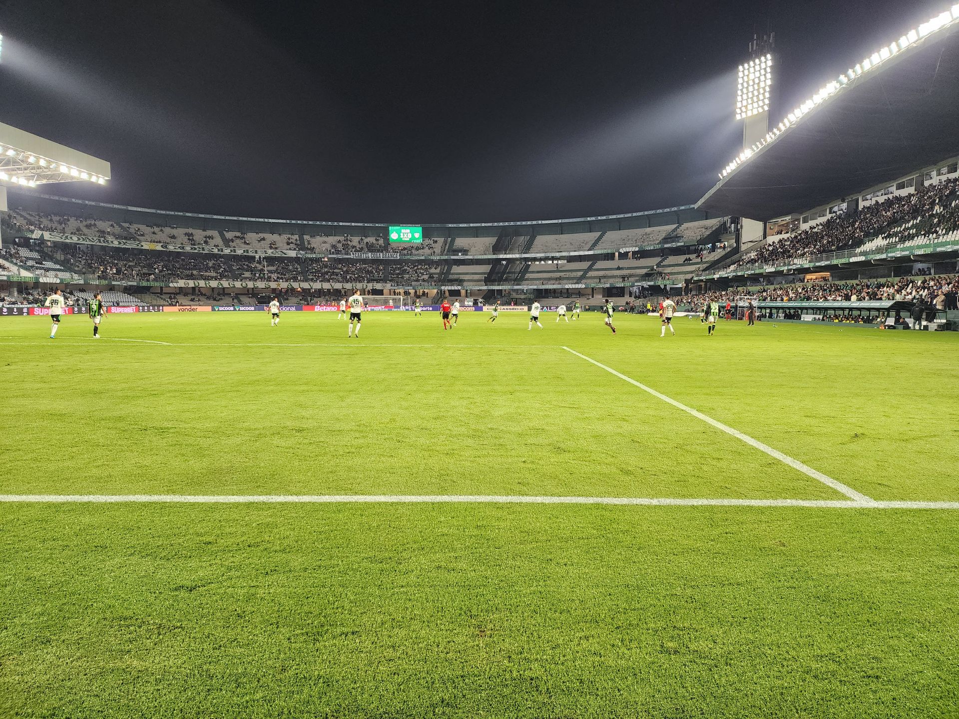 Am&eacute;rica &eacute; superado em Curitiba