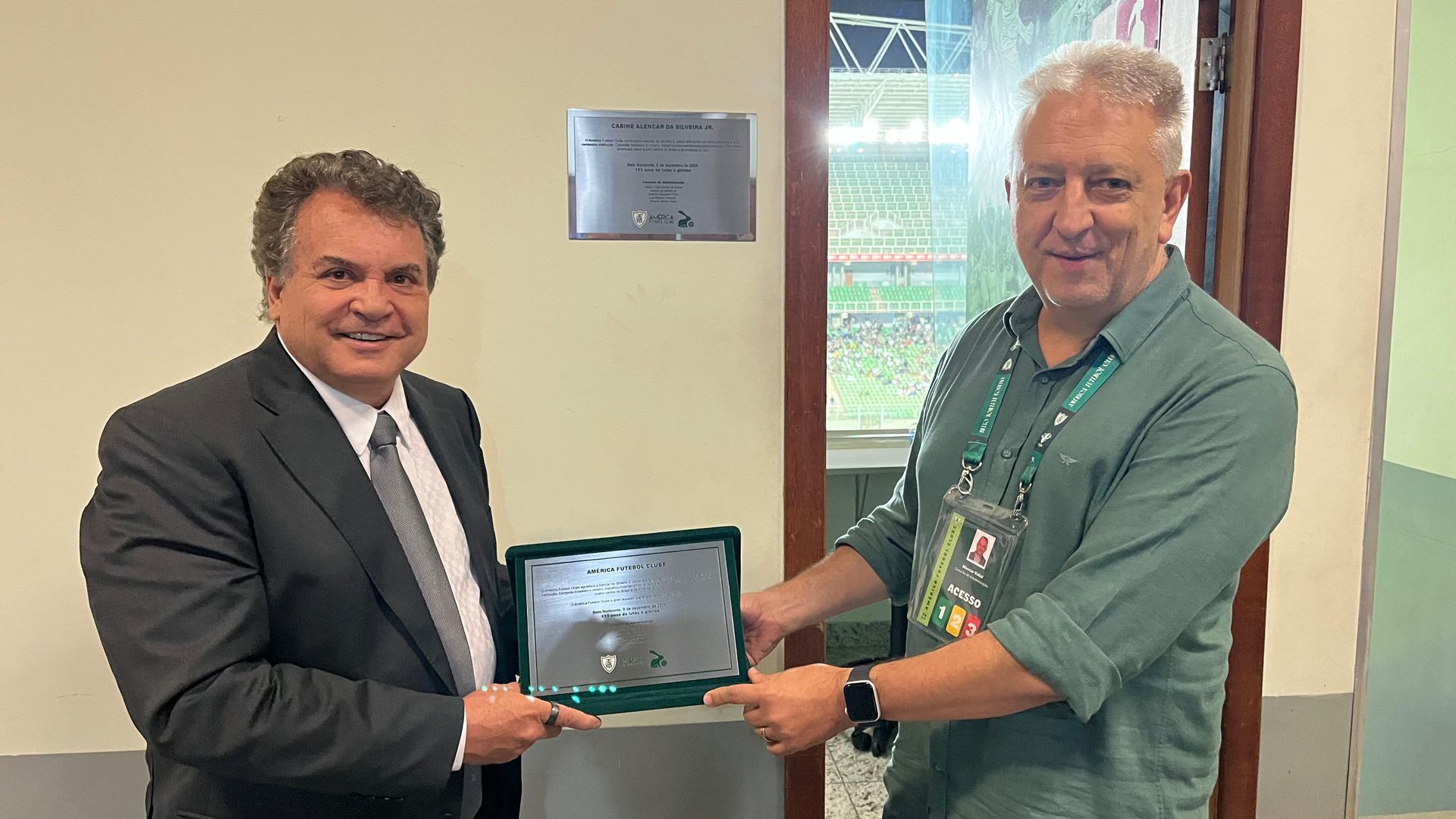 Alencar da Silveira Jr. &eacute; homenageado com placa em cabine no Independ&ecirc;ncia