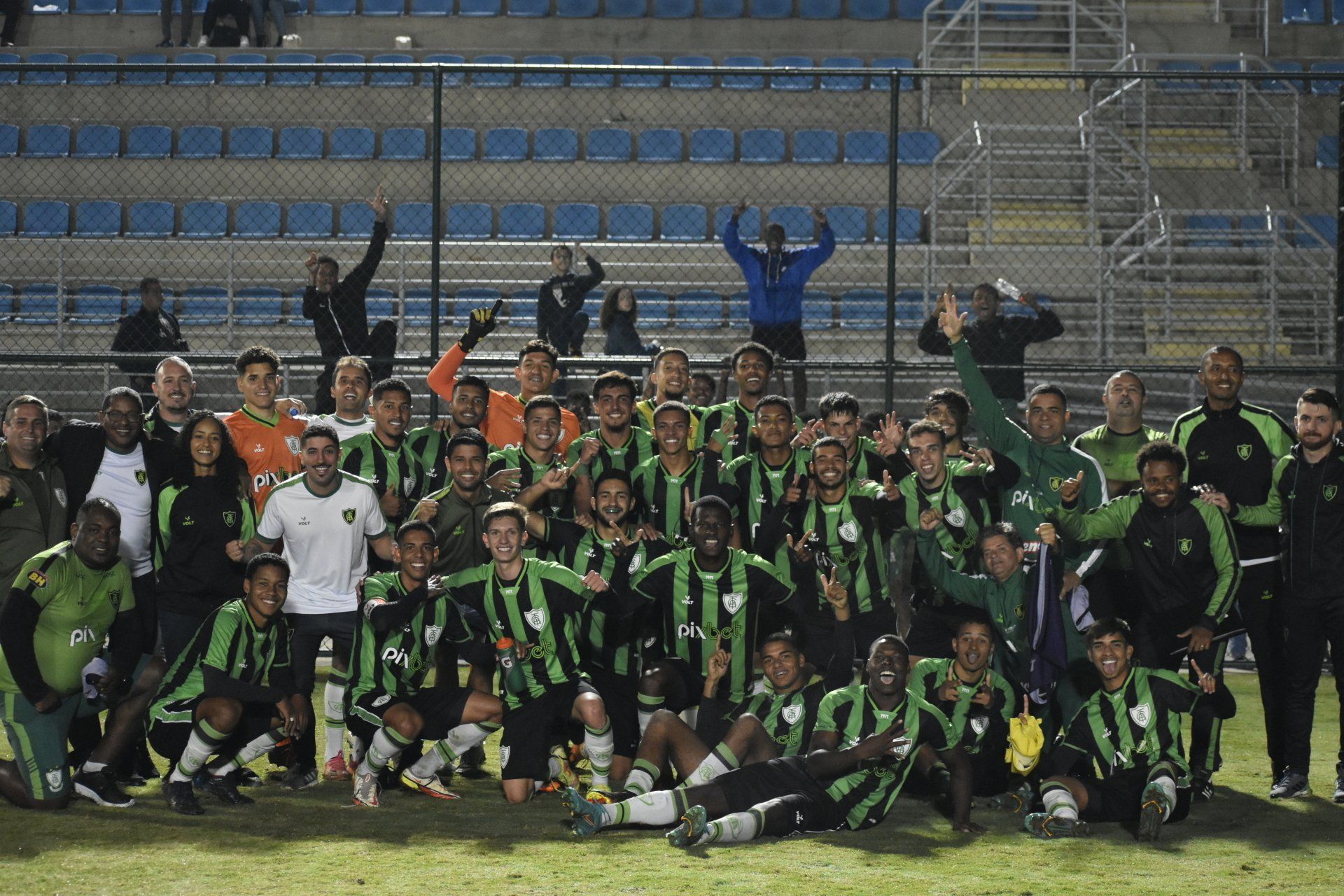 Coelh&atilde;ozinho Sub-20 vence o Flamengo e &eacute; l&iacute;der do Campeonato Brasileiro
