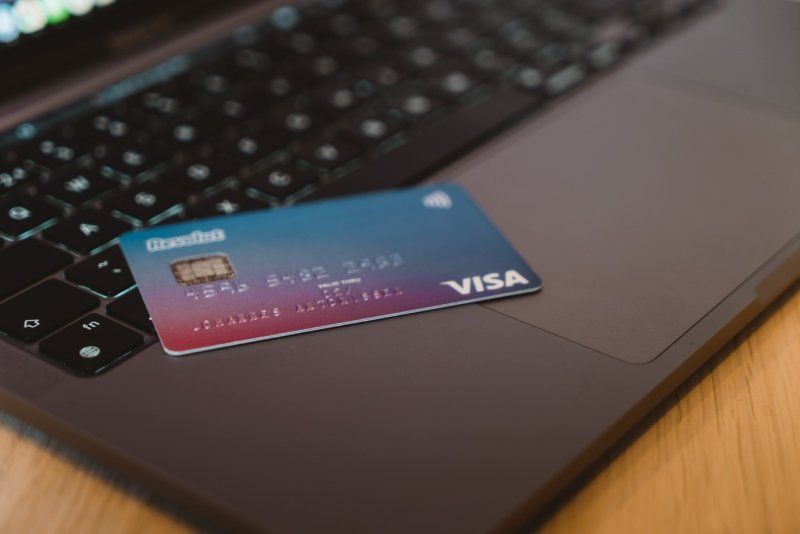 6 Major Credit Card Mistakes Article Image